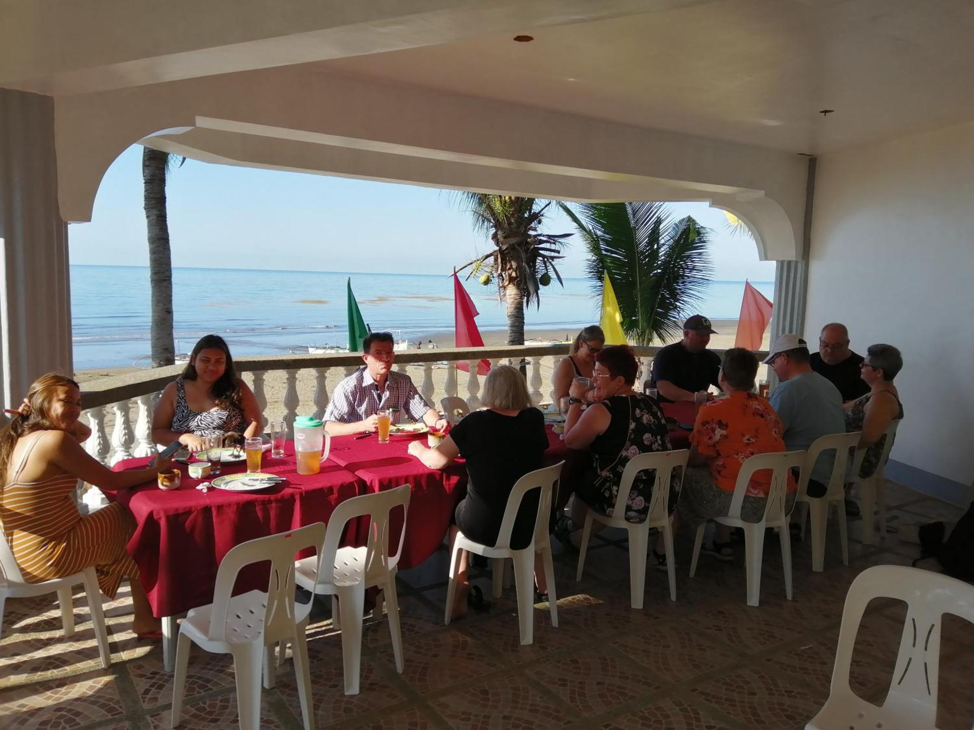 Seasun Beach Resort & Hotel Lucapon Kültér fotó